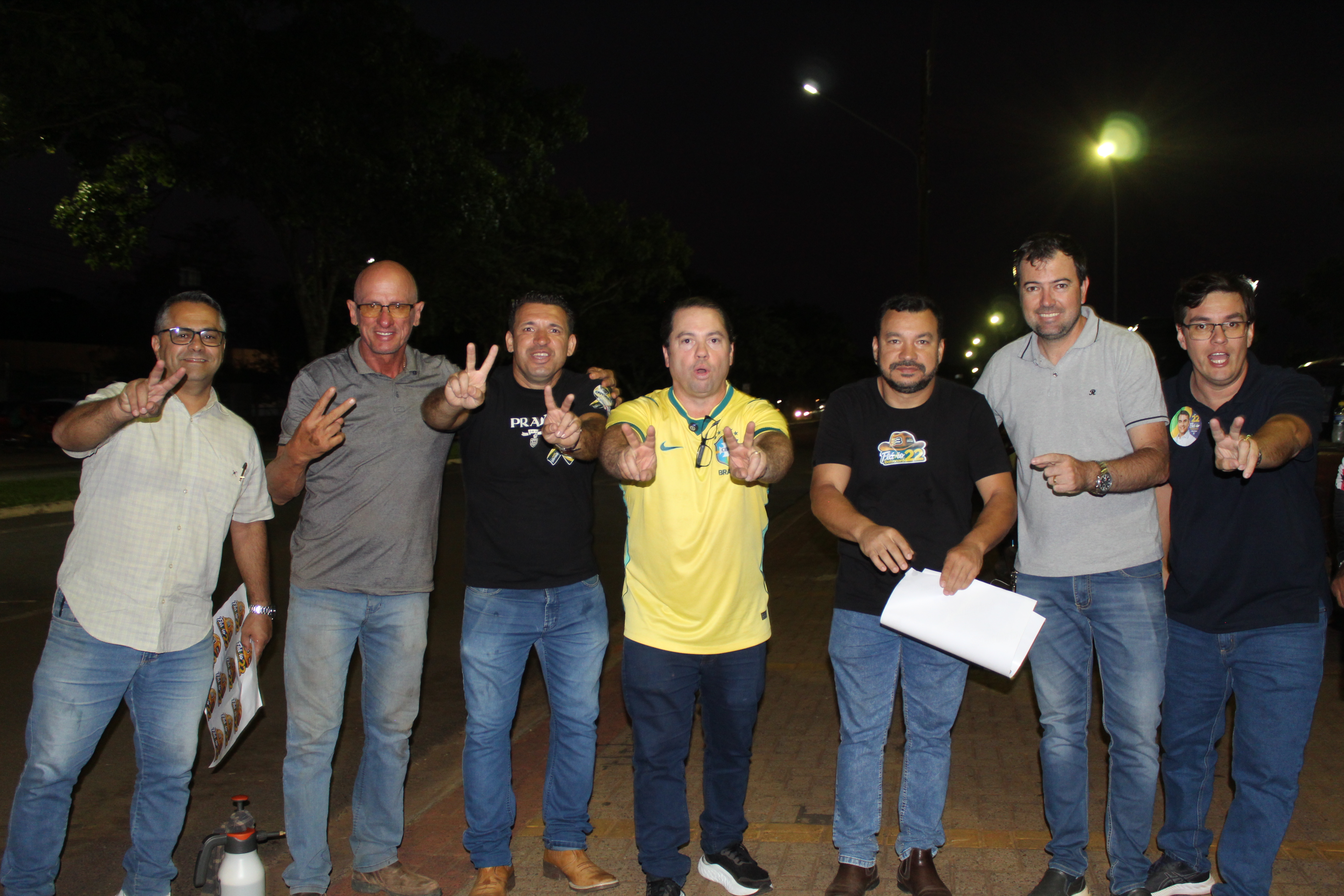 Com a presença de Rodolfo Nogueira adesivaço em prol a Flávio Bolsonaro — foto 28
