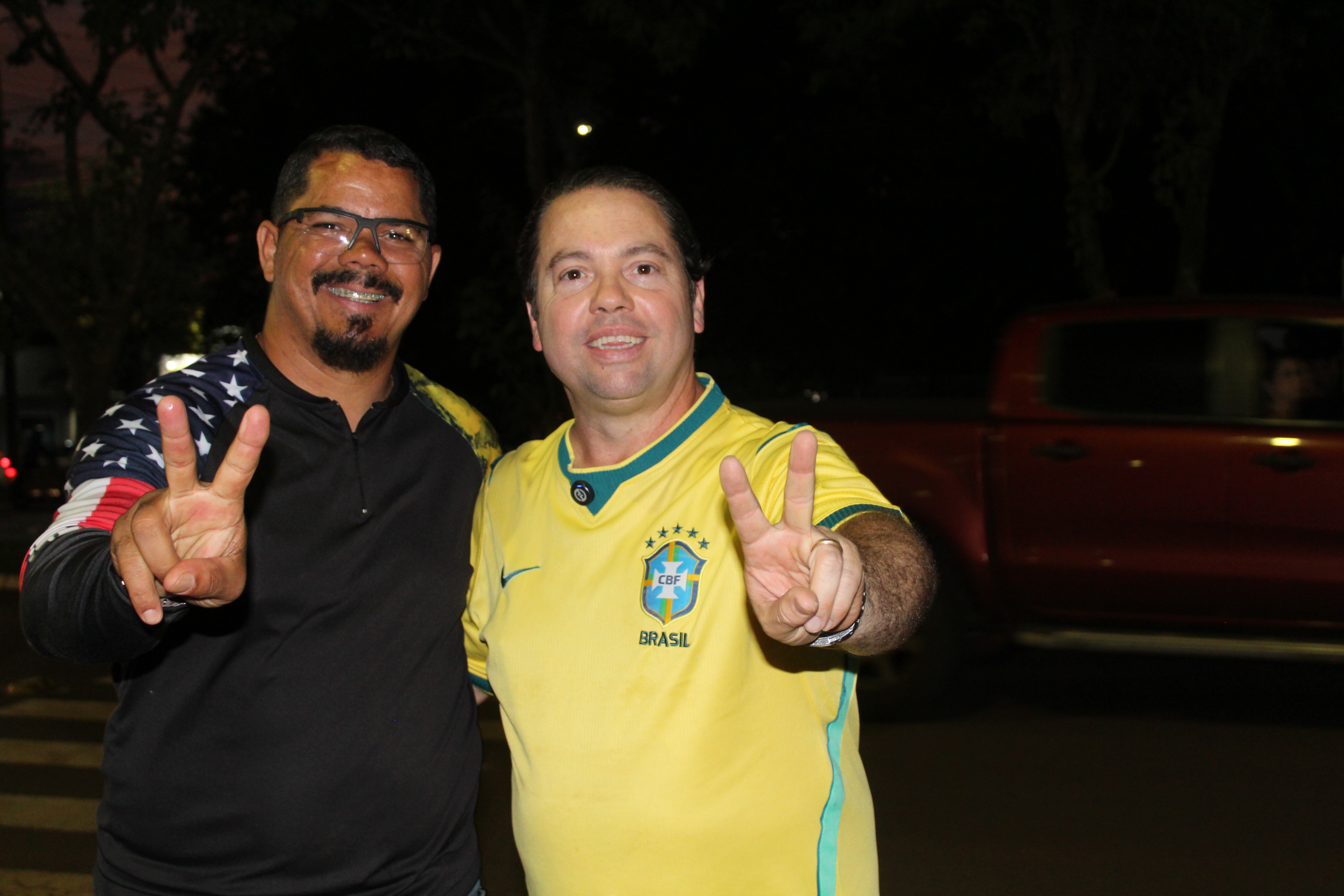 Com a presença de Rodolfo Nogueira adesivaço em prol a Flávio Bolsonaro — foto 30